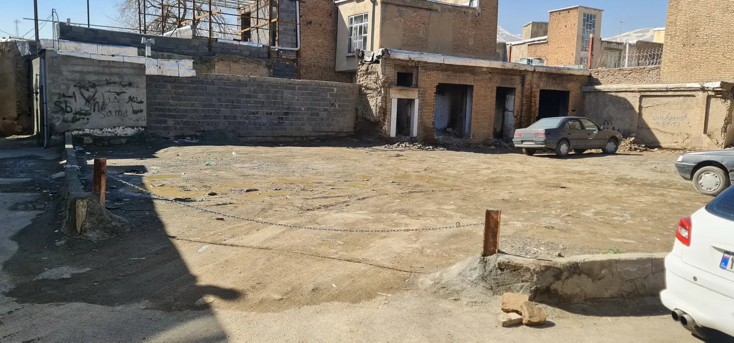 زمین مرکز بازار