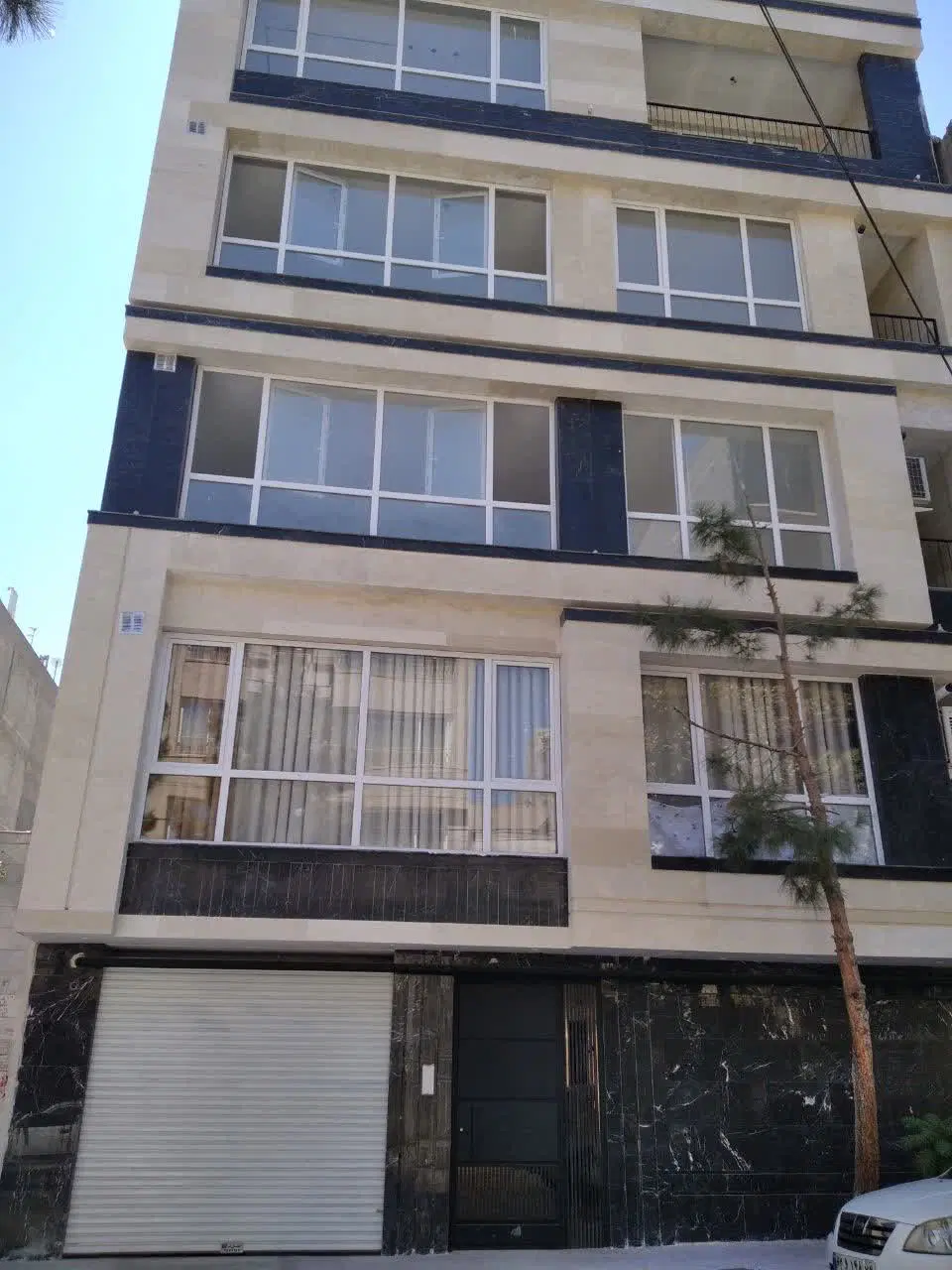فروش آپارتمان حدودآ ۱۹۵ مترطبقه ۴