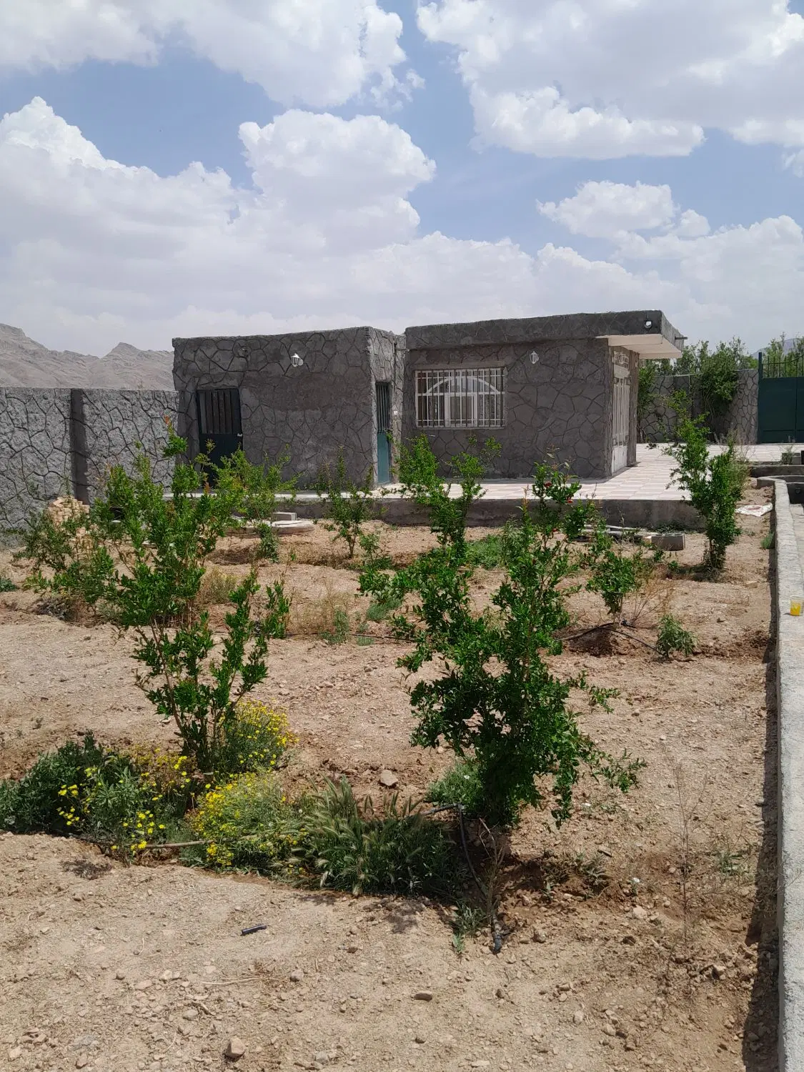 باغ‌۹۰۰متری‌مبارکه‌جاده‌هفتم‌تیر