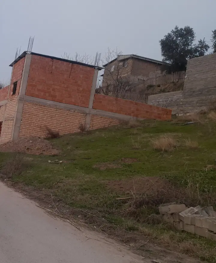زمین فروشی