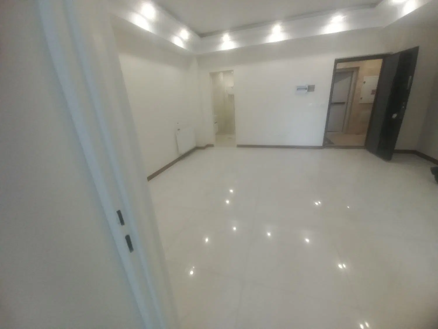 ۶۰ متر بسیار خوش نقشه بدون پرتی کلید نخورده