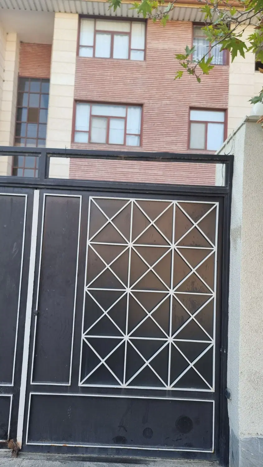 ۷۰ متری فروشی