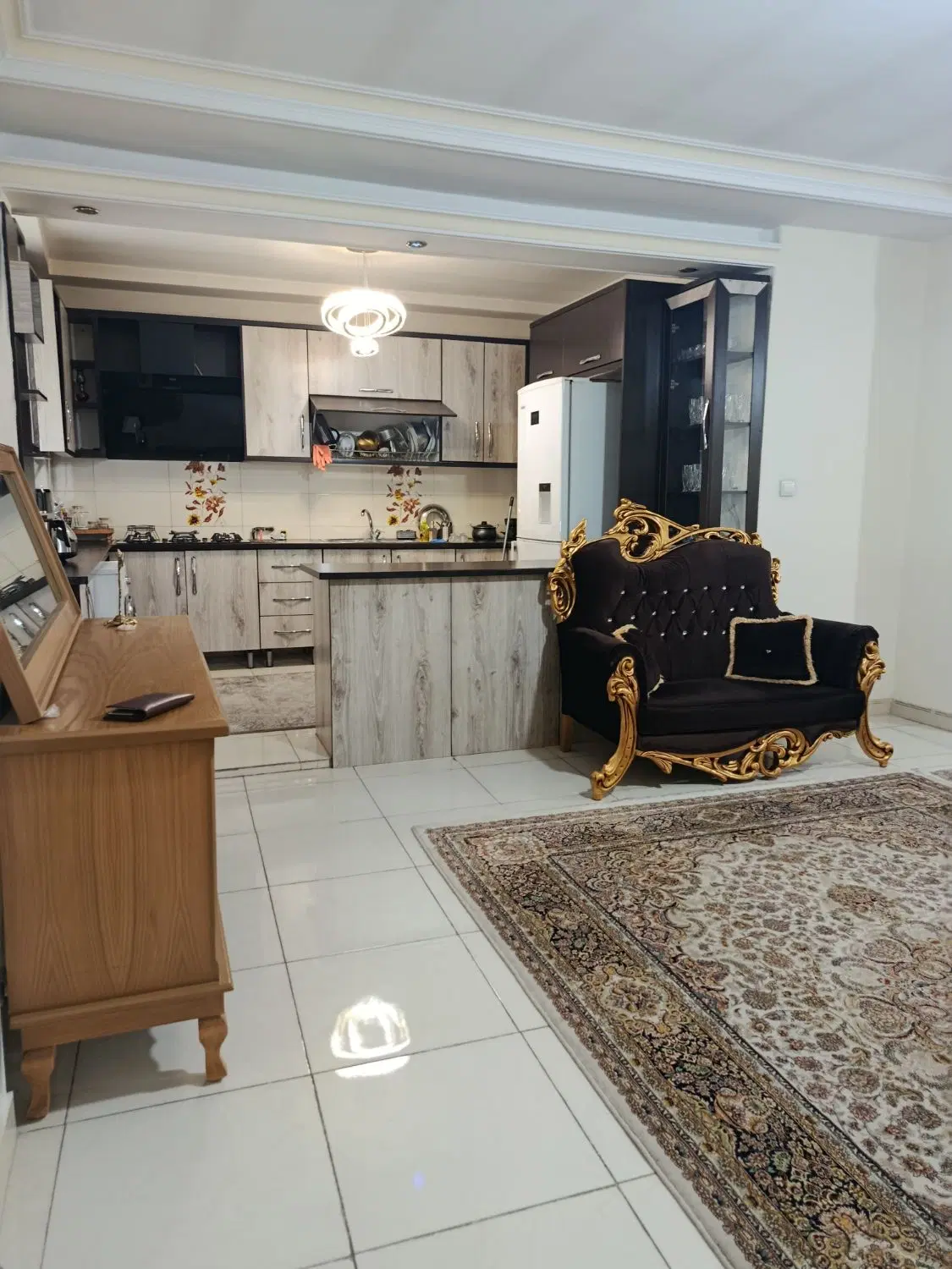 ۸۱مترطبقه پنجم فول امکانات