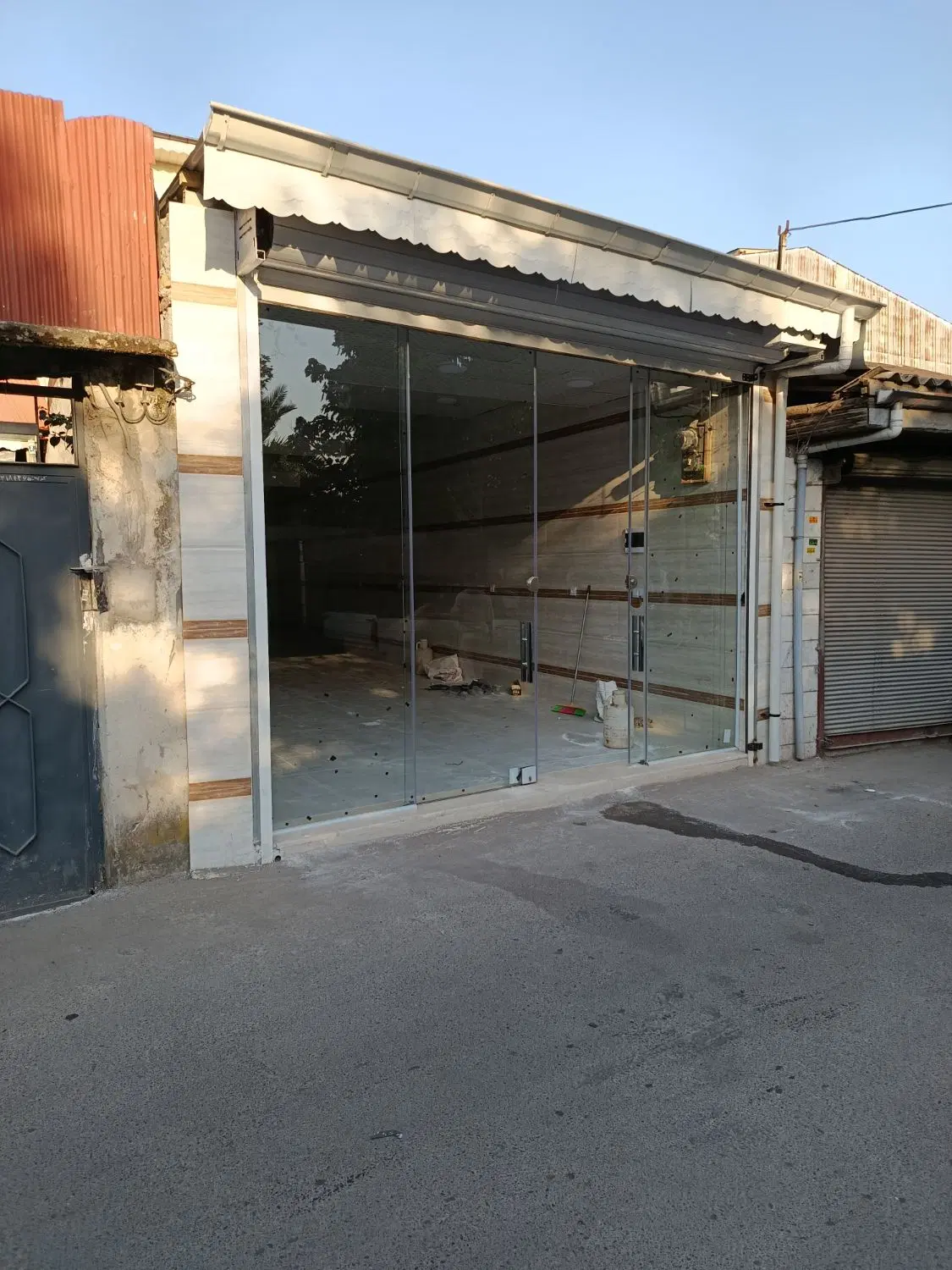 مغازه 90 متری در پل طالشان