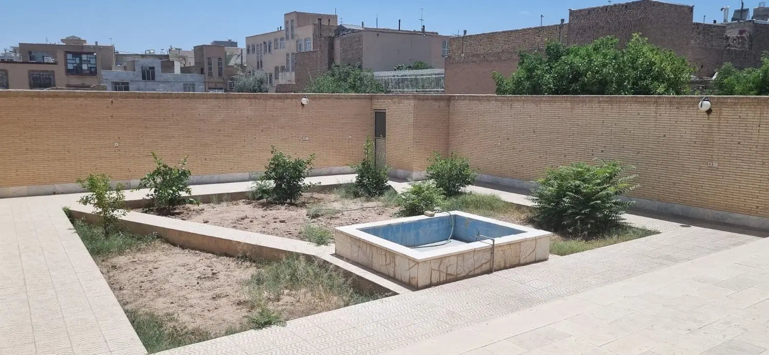 خانه ۴۸۰ متری۴ خوابه همکف دربست خ سوانح سوختگی