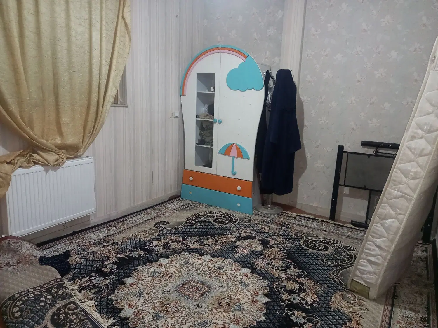 رهن کامل واحد دوخوابه، واقع در چهار دستغیب،