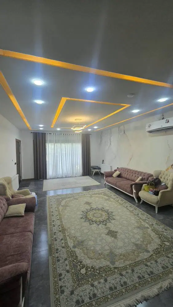 فلت با حیاط سازی زیبا
