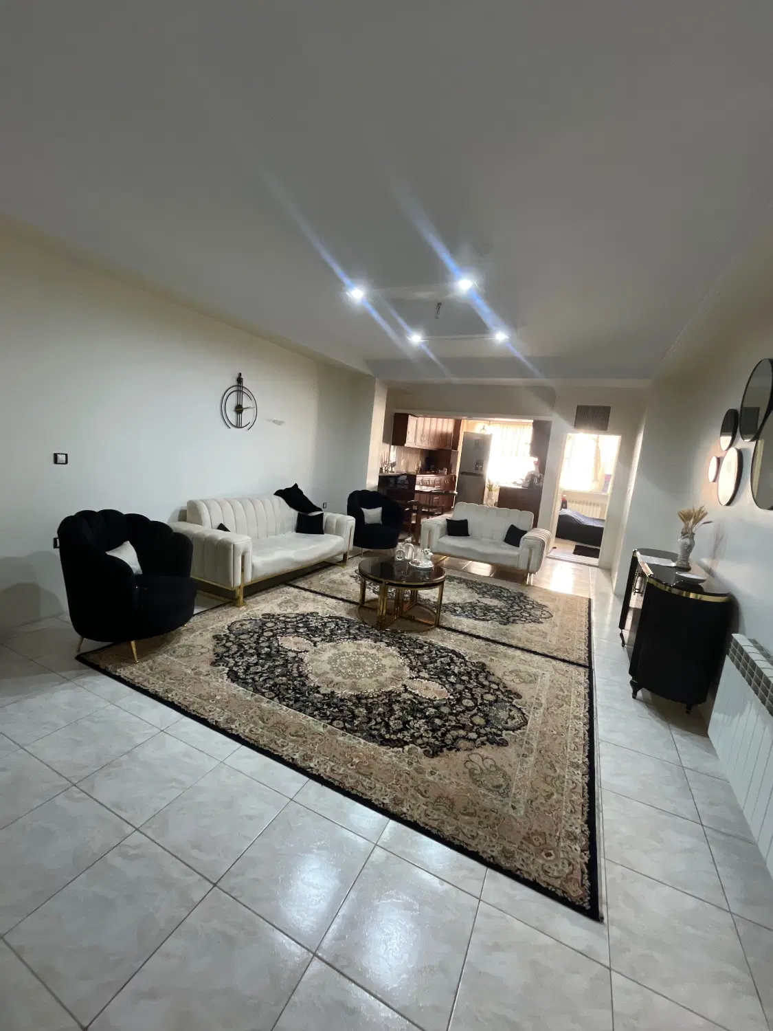 ۸۰متر۲خواب لاله یک غربی فول امکانات بینظیر