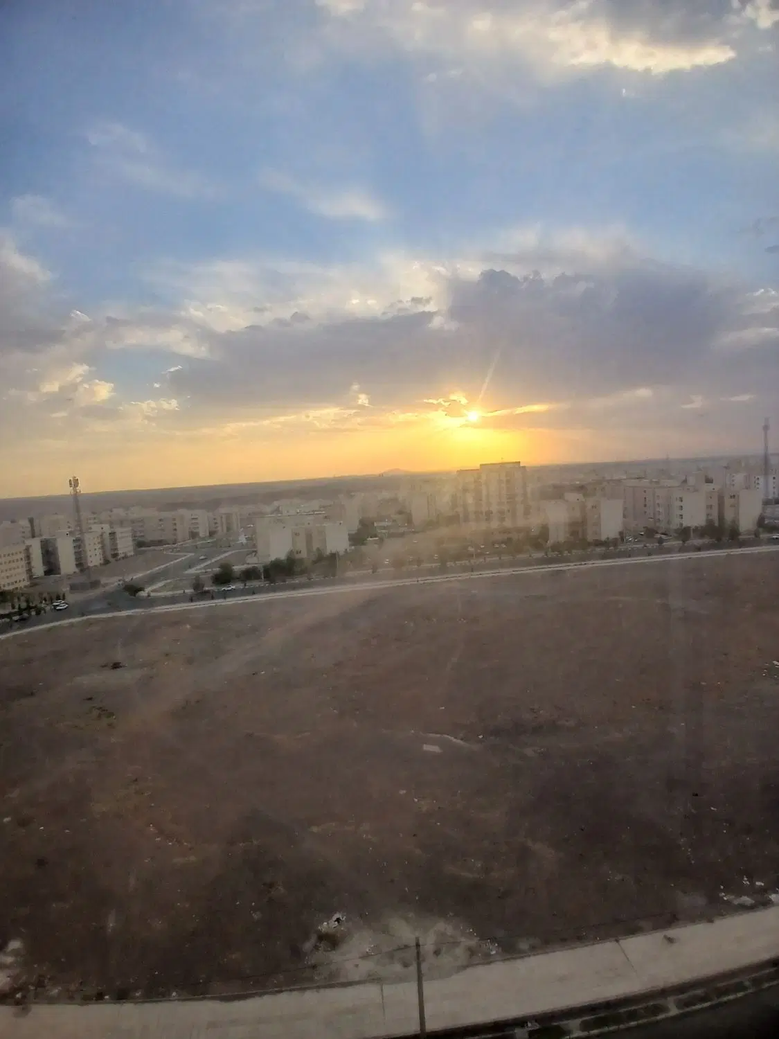 فاز۵خیابان ال عمران پروژه لیلیوم ۸۵متری پارکینگ
