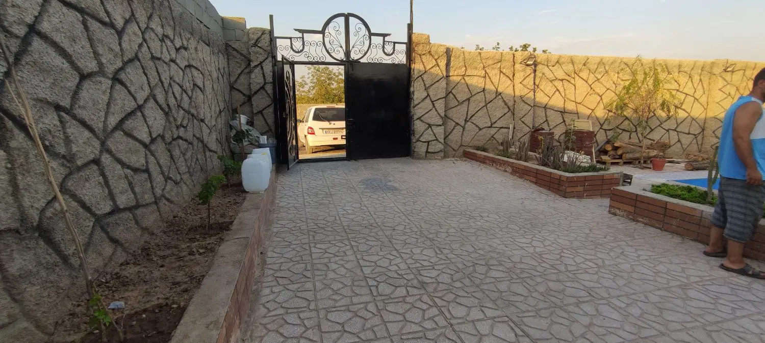 ۳۰۰ متر باغچه ویلای نقلی و باصفا