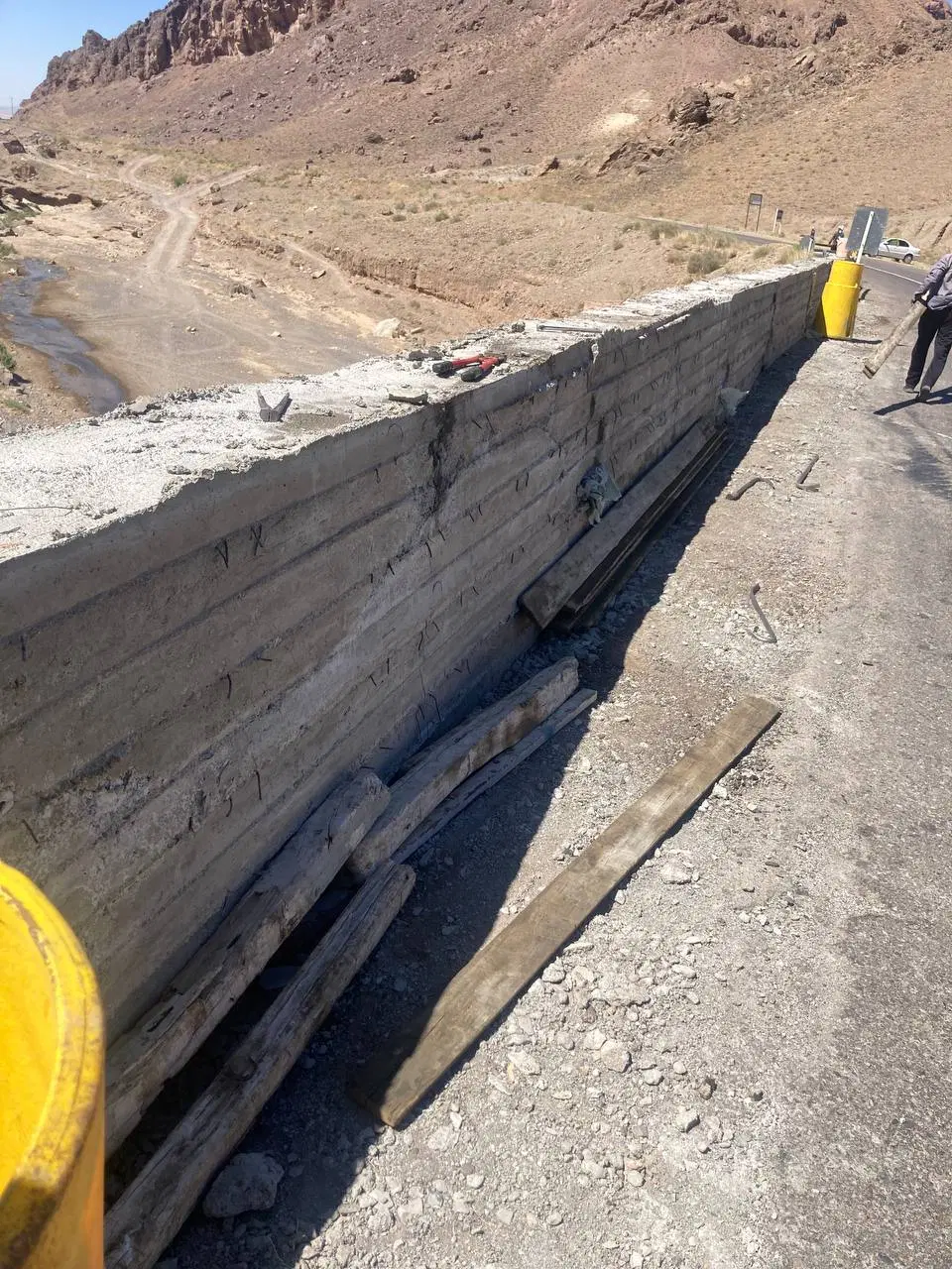 زمین ۱۰۰ متری