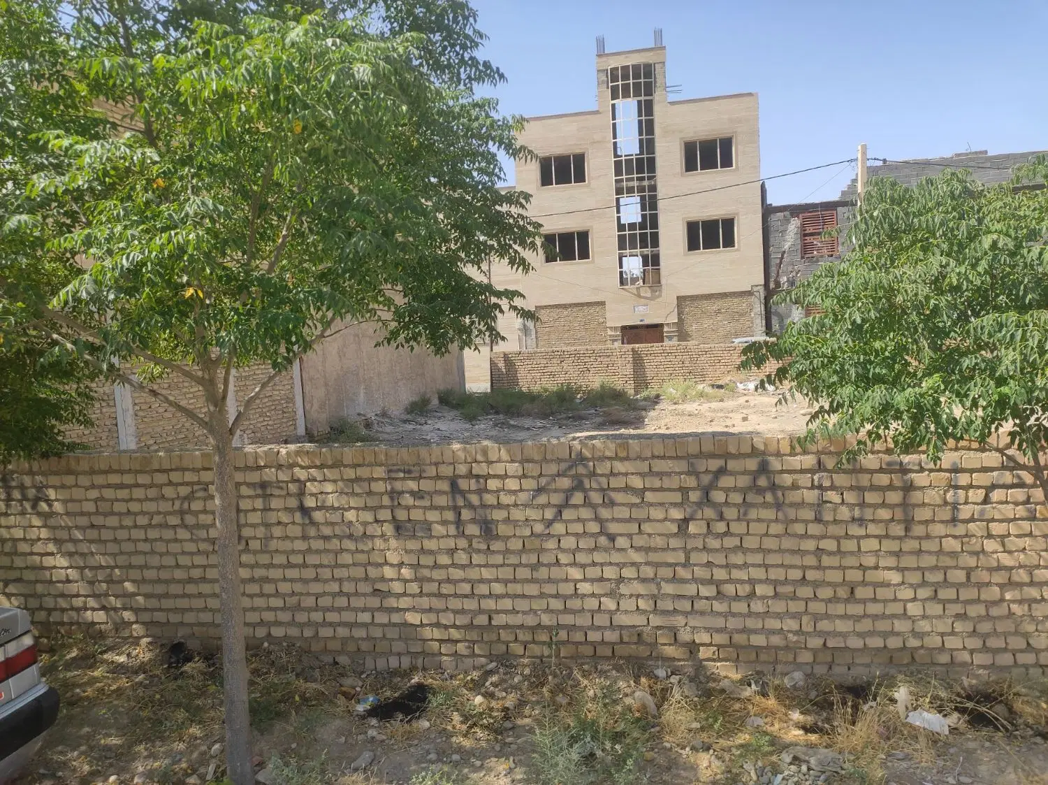 ۲۲۰متر مربع