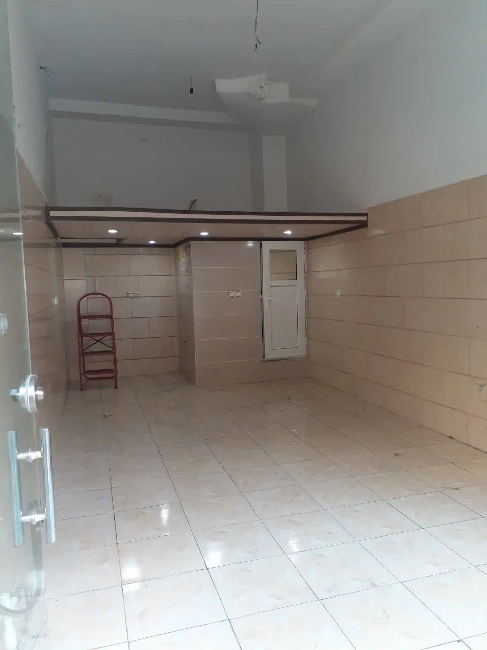 مغازه فروشی