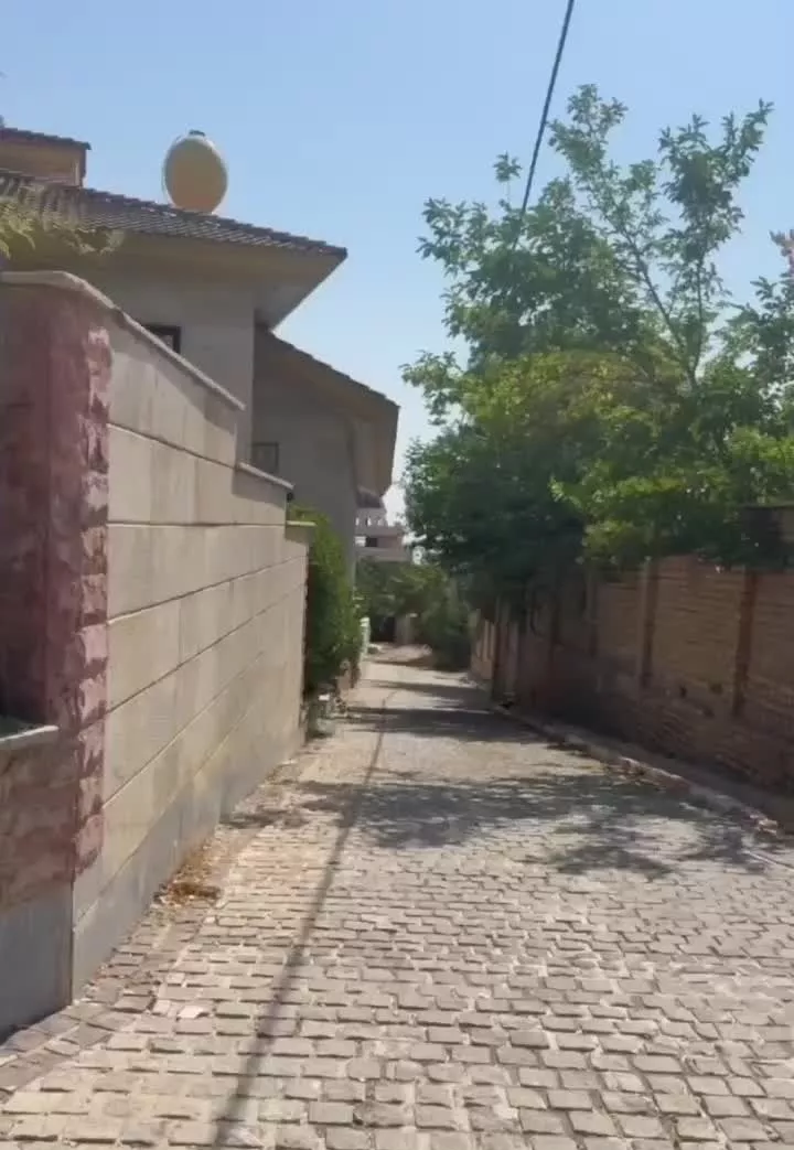 قطعه زمین ۳۸۸ متری کردان . هرجاب