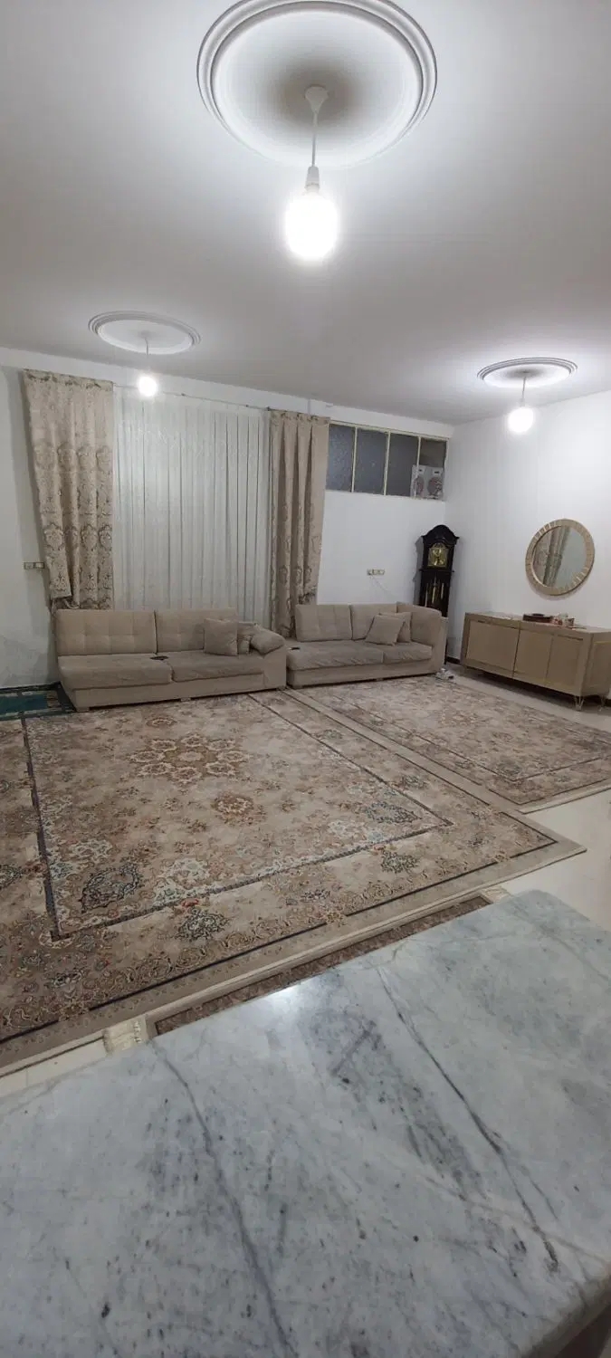 واحد ۸۰ متری همکف