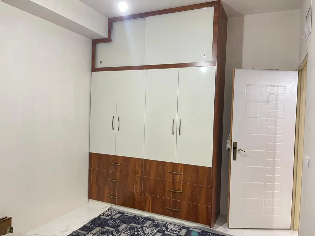 ۱۴۰ متری تاپ لوکیشن
