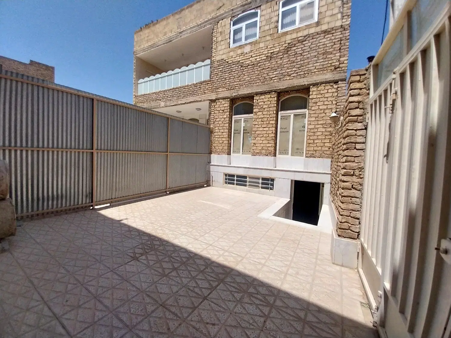 اجاره زیر زمین مسکونی ، مناسب برای سکونت و انبار