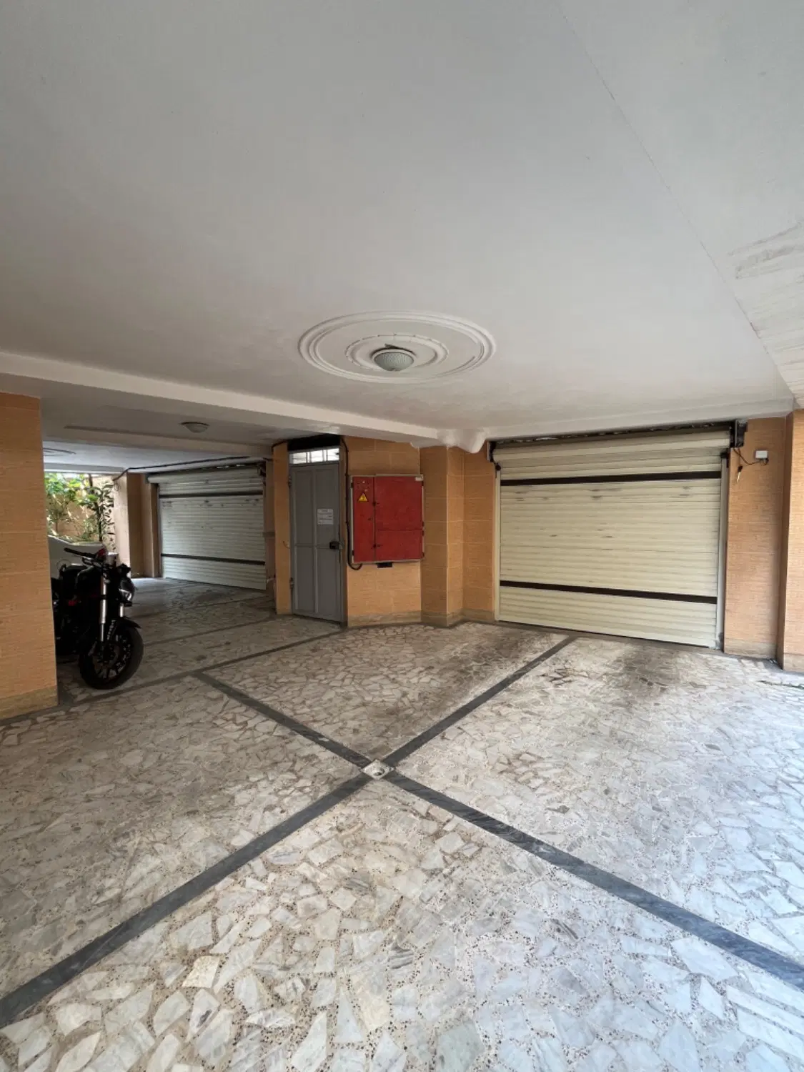 فروش آپارتمان 125 متری تک واحد