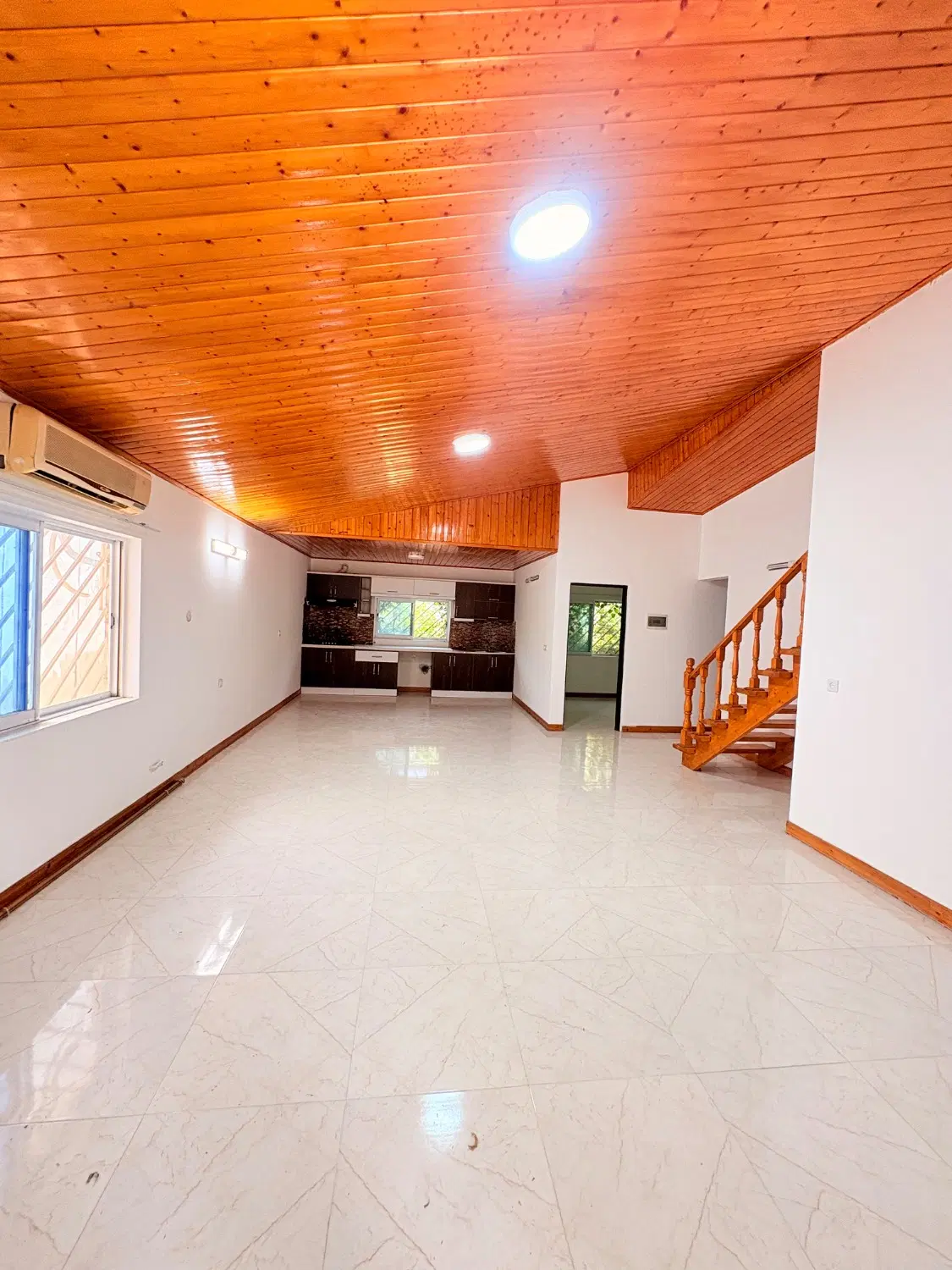 باغچه ویلای ۲۵۰متری قیمت مناسب_سندششدانگ