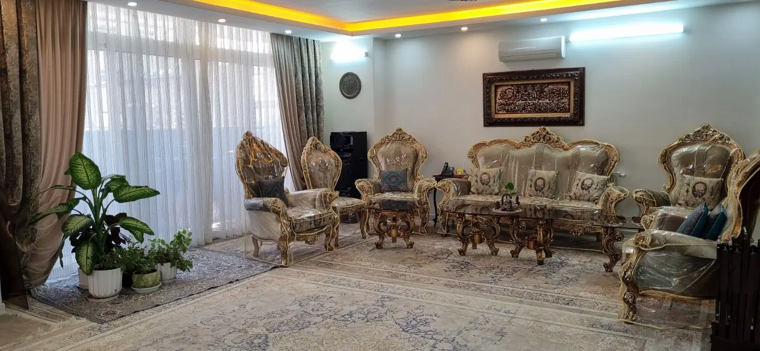 واحد۱۳۸متری سه خواب جنوبی ابتدای شیخ بهایی