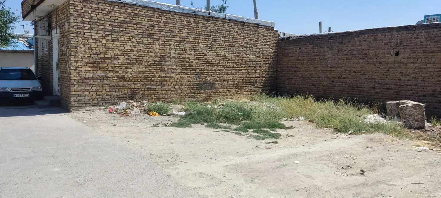 یک زمین مسکونی ۷۰متر در کوی لاله
