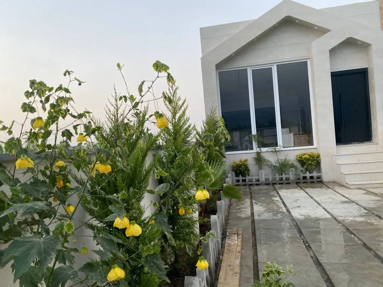 فلت نزدیک به جاده اصلی  ۱۳۵متری فقط ۳میلیارد