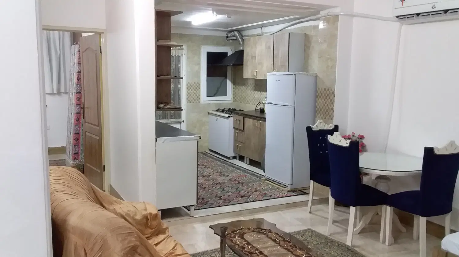 آپارتمان ۶ دانگ داخل شهر