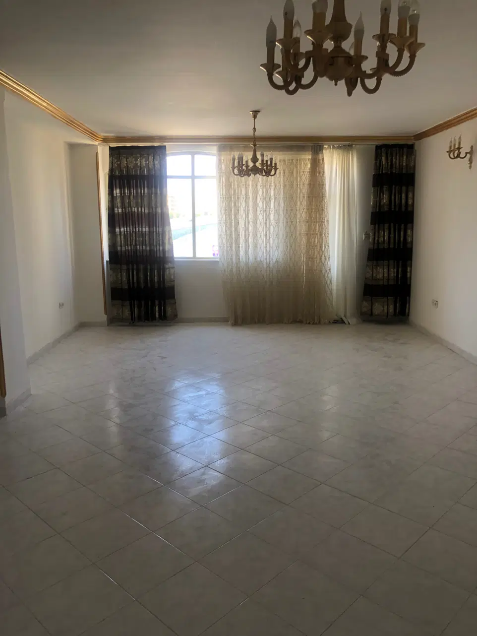 خانه راه جدا نشاط ۱۸۰متر