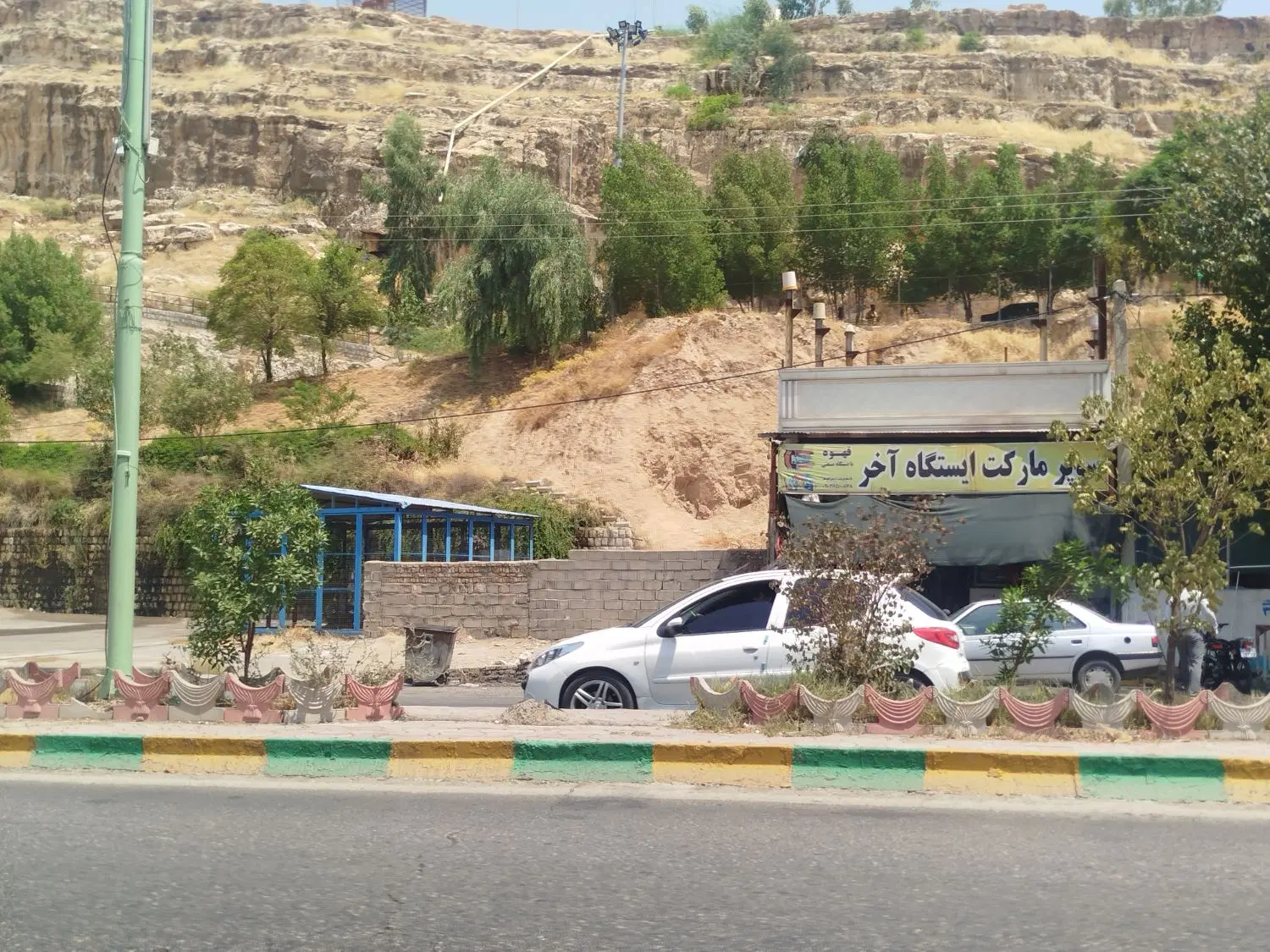 زمین تجاری واقع در خیابان امام ورودی شهر