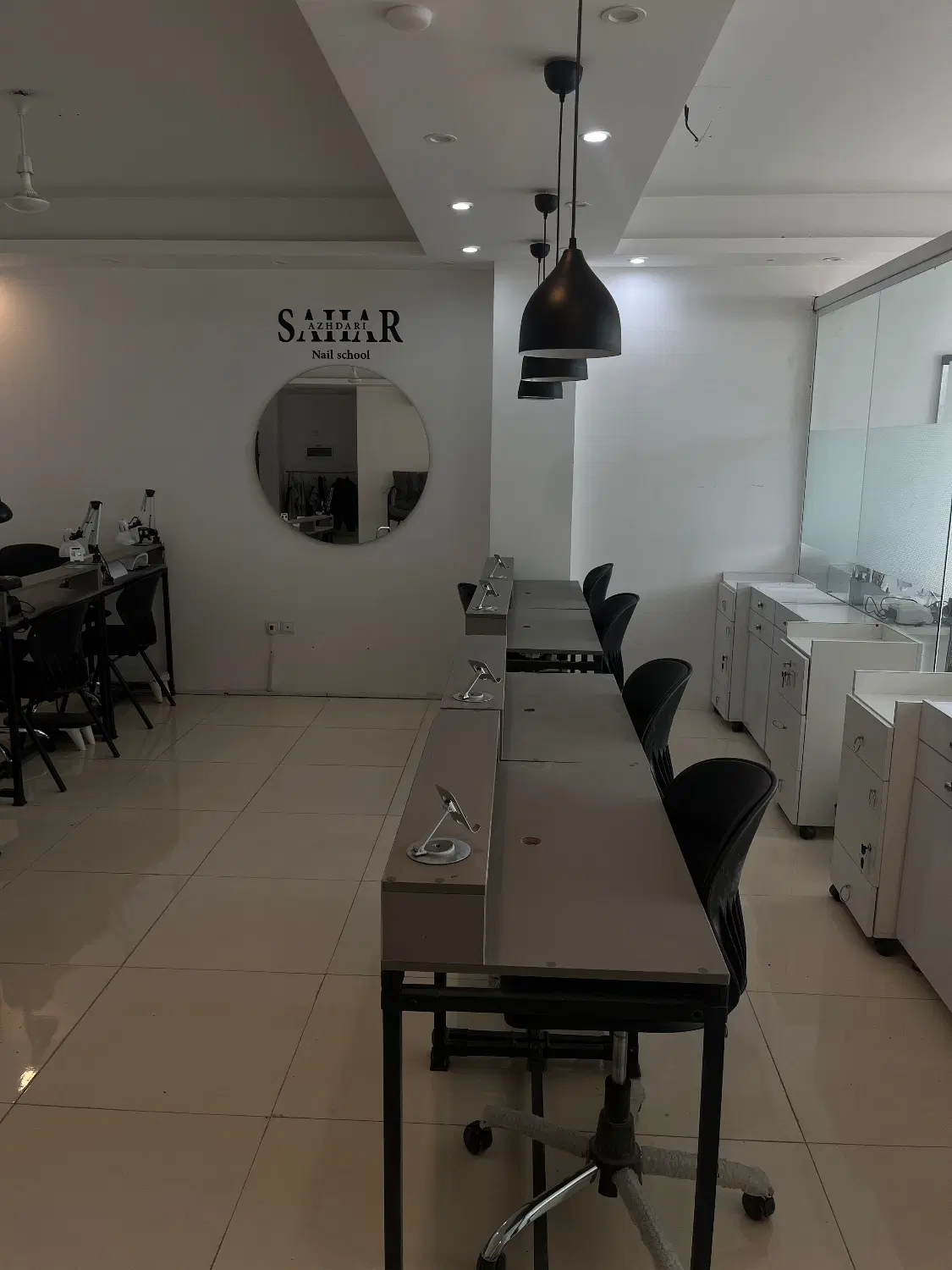 اجاره میز ناخن