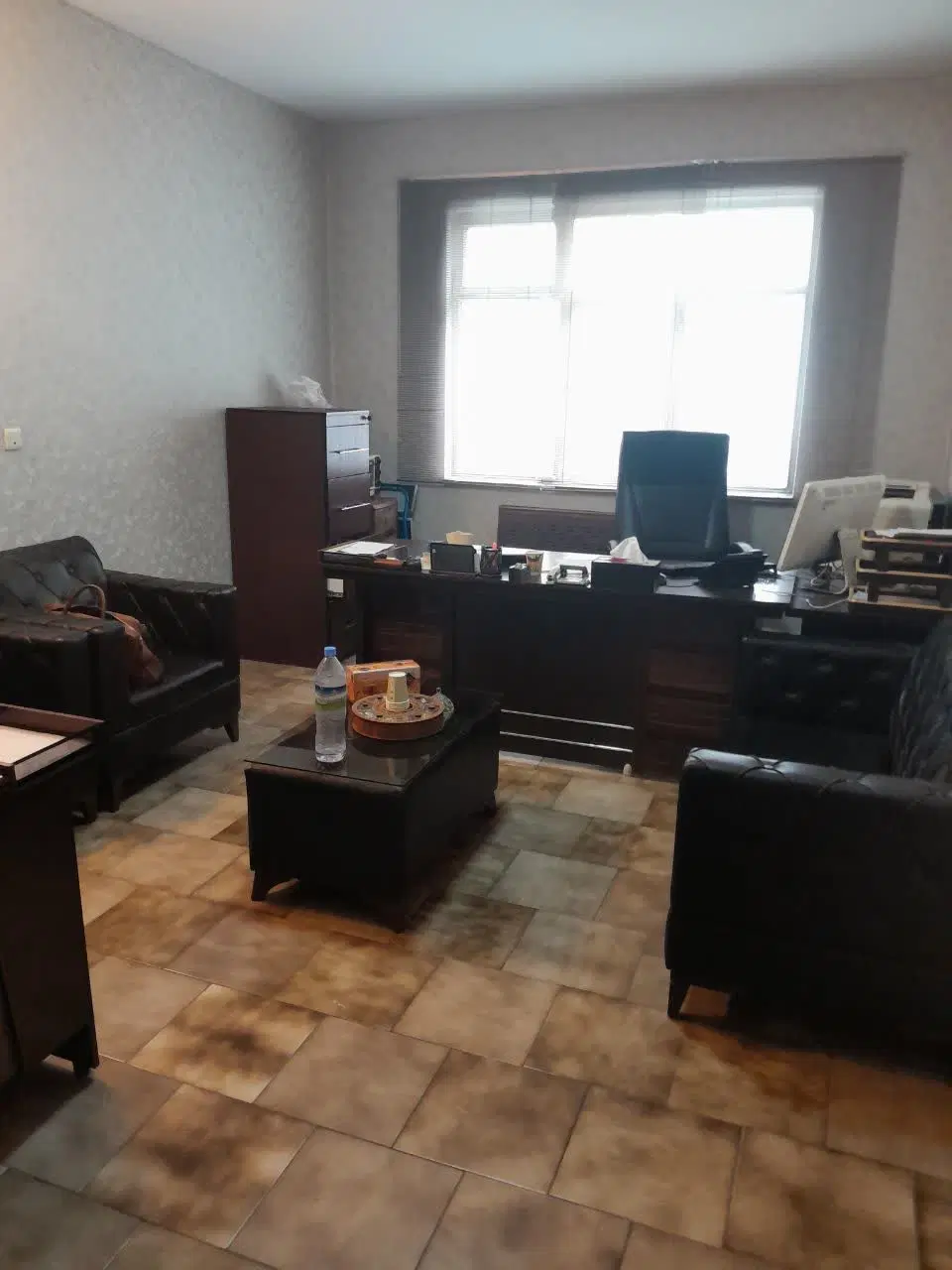 اتاق اداری مبله خ آزادی جنب وزارت کار