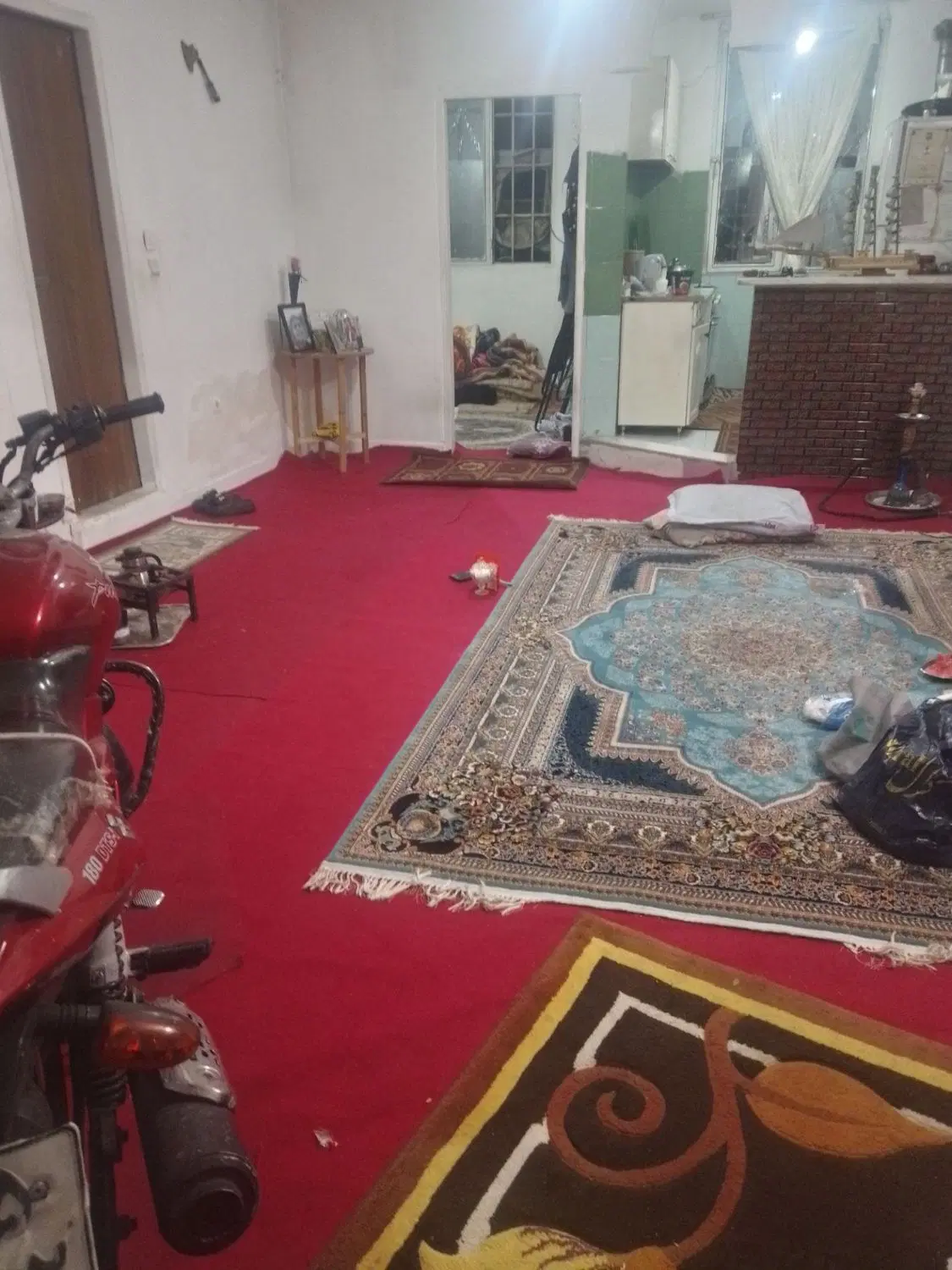 یک واحد آپارتمان.  50متری. طبقه اول.