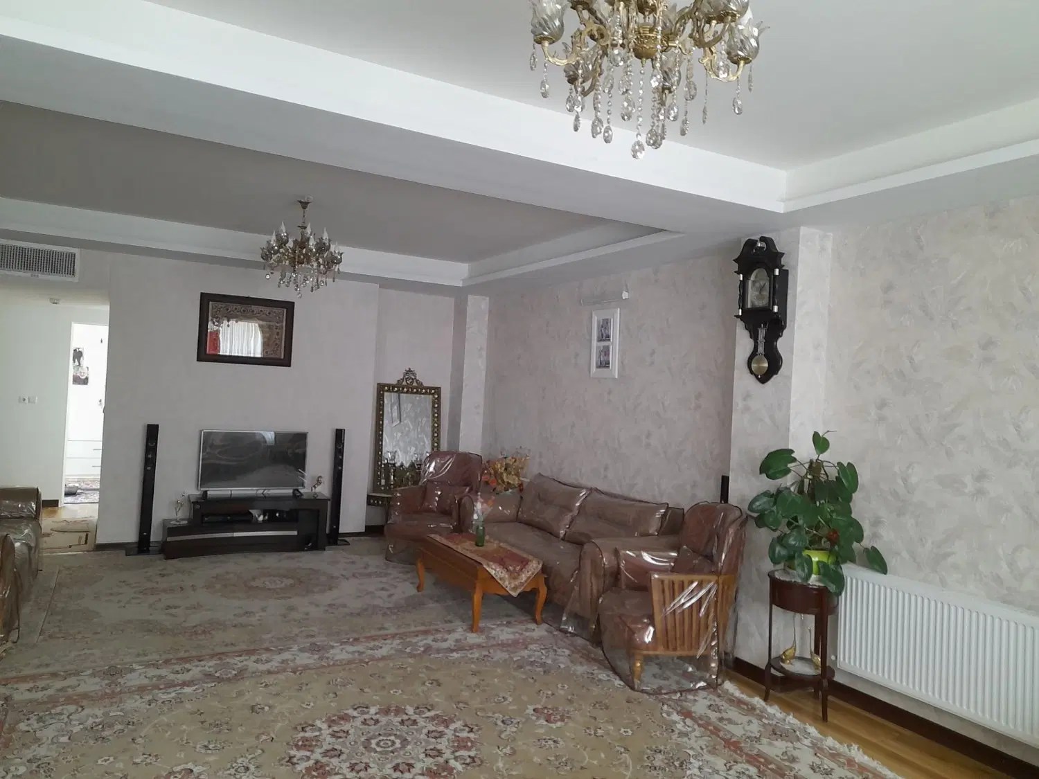 آپارتمانی _ فول امکانات _ ۳ خواب _ شهرک اندیشه