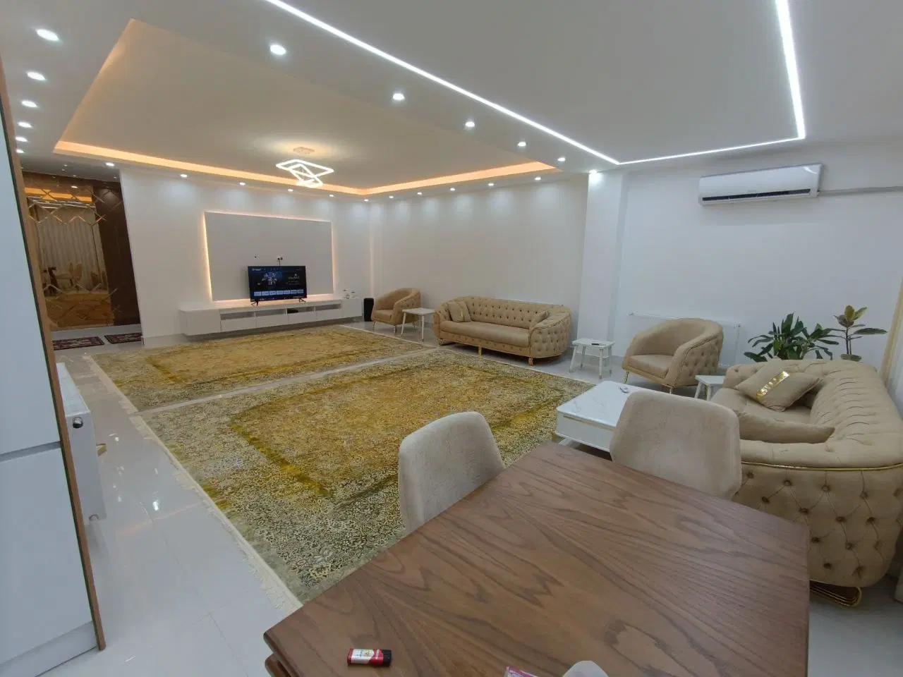 شاروقی ۱۴۸متر ۳خوابه فول امکانات