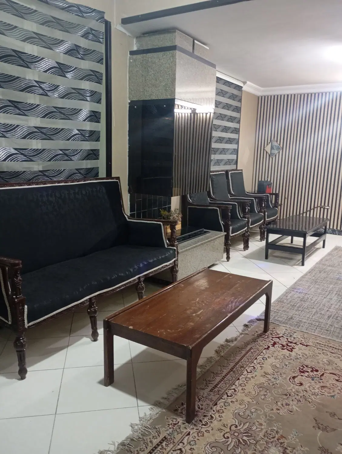 ویلا استخرداخل وتمیز مناسب تابیست  نفر