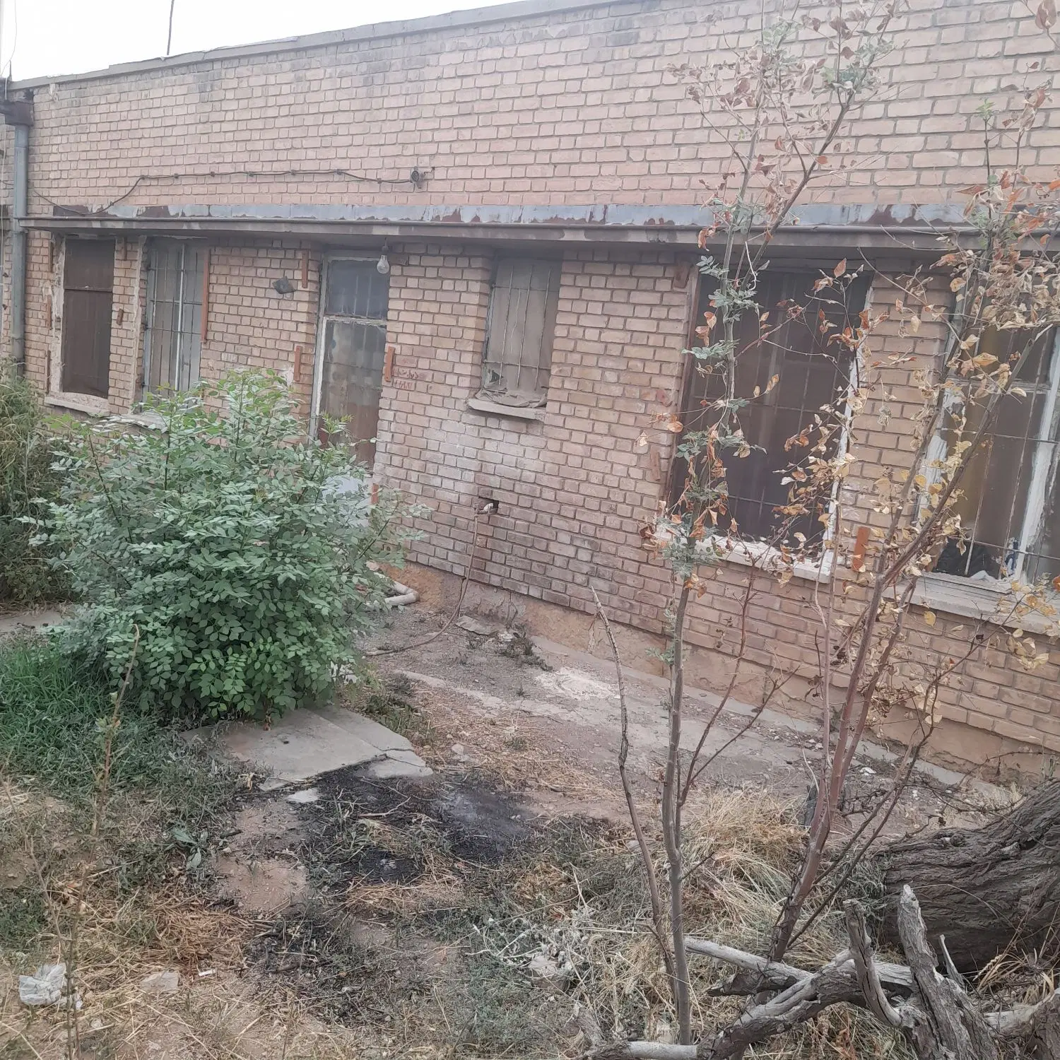ساختمان ویلایی مسکونی