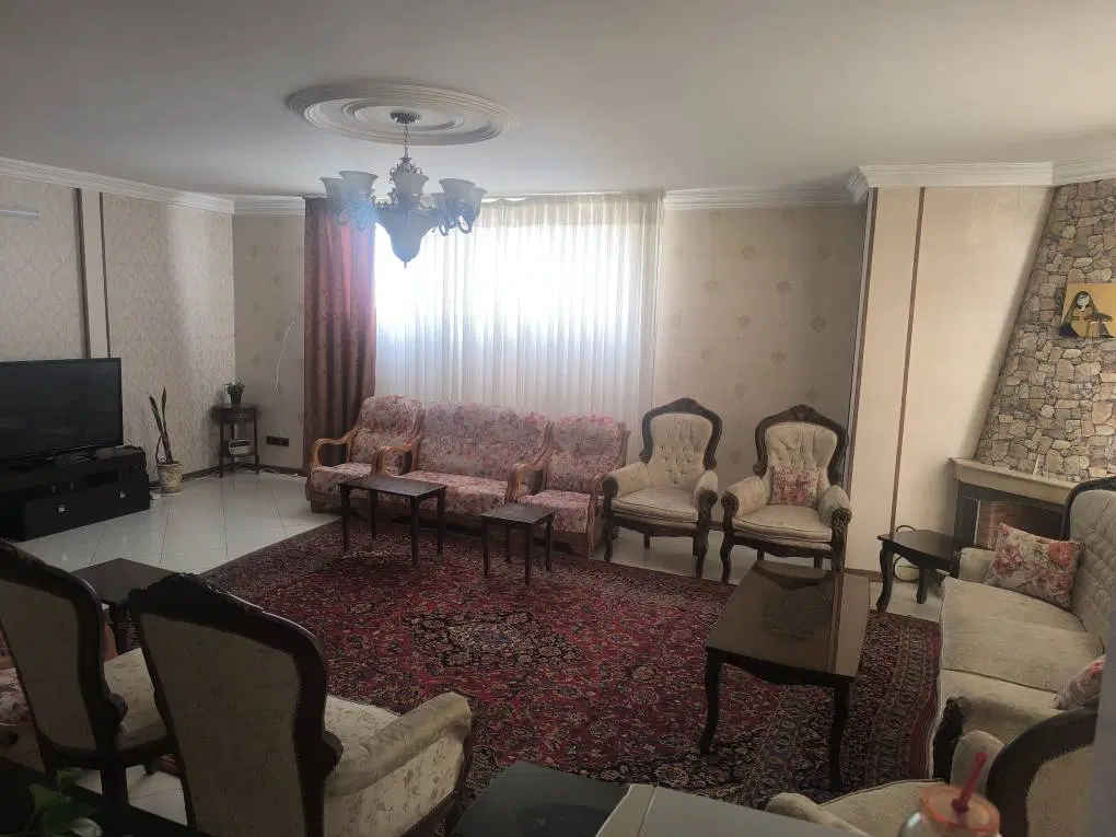 هاشمیه ۱۱۵ متر