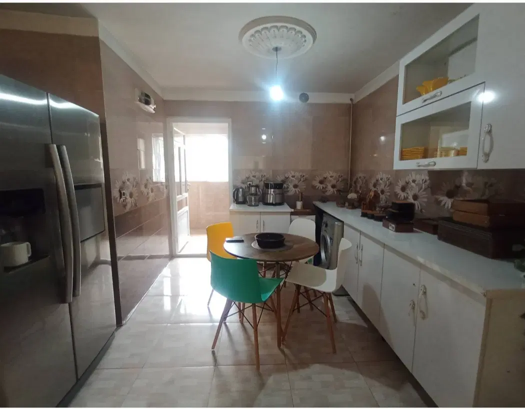 فروش ساختمان دوطبقه.شیک و دلباز.بهارنارنج37