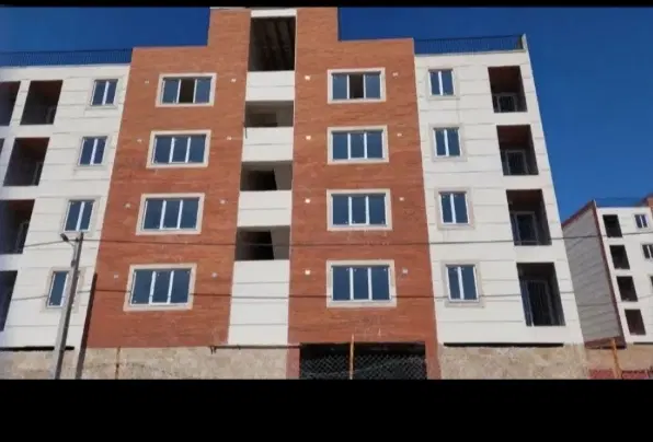 نیک پی سرا دور میدون بزرگ