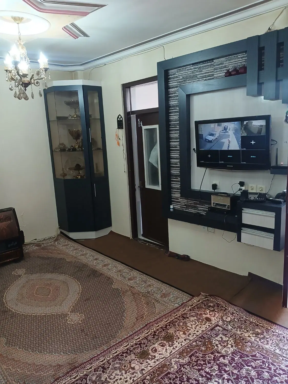 حیاط باغمعروف