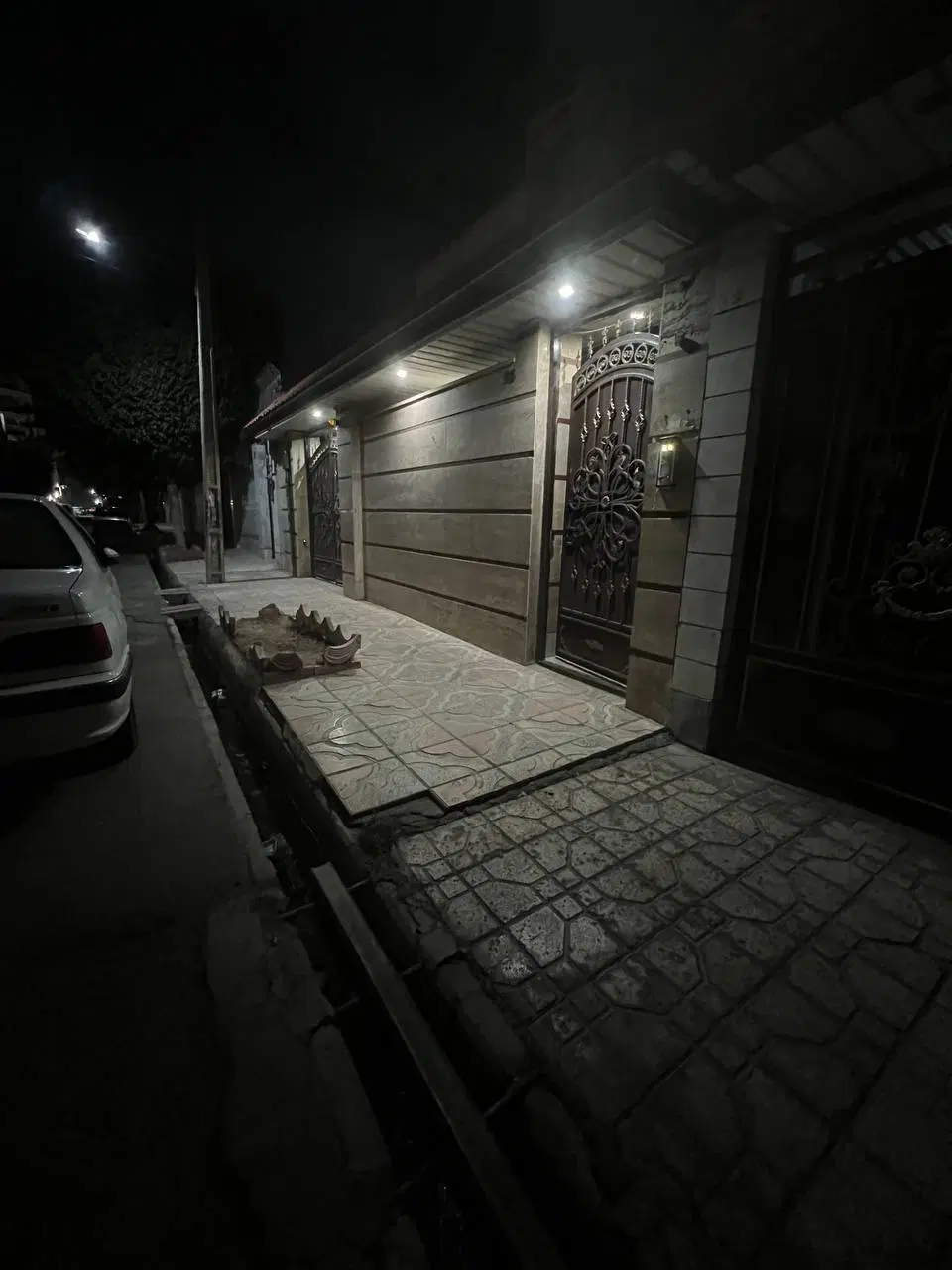 خانه ویلایی تمام قواره 250 متری شمالی گلستان
