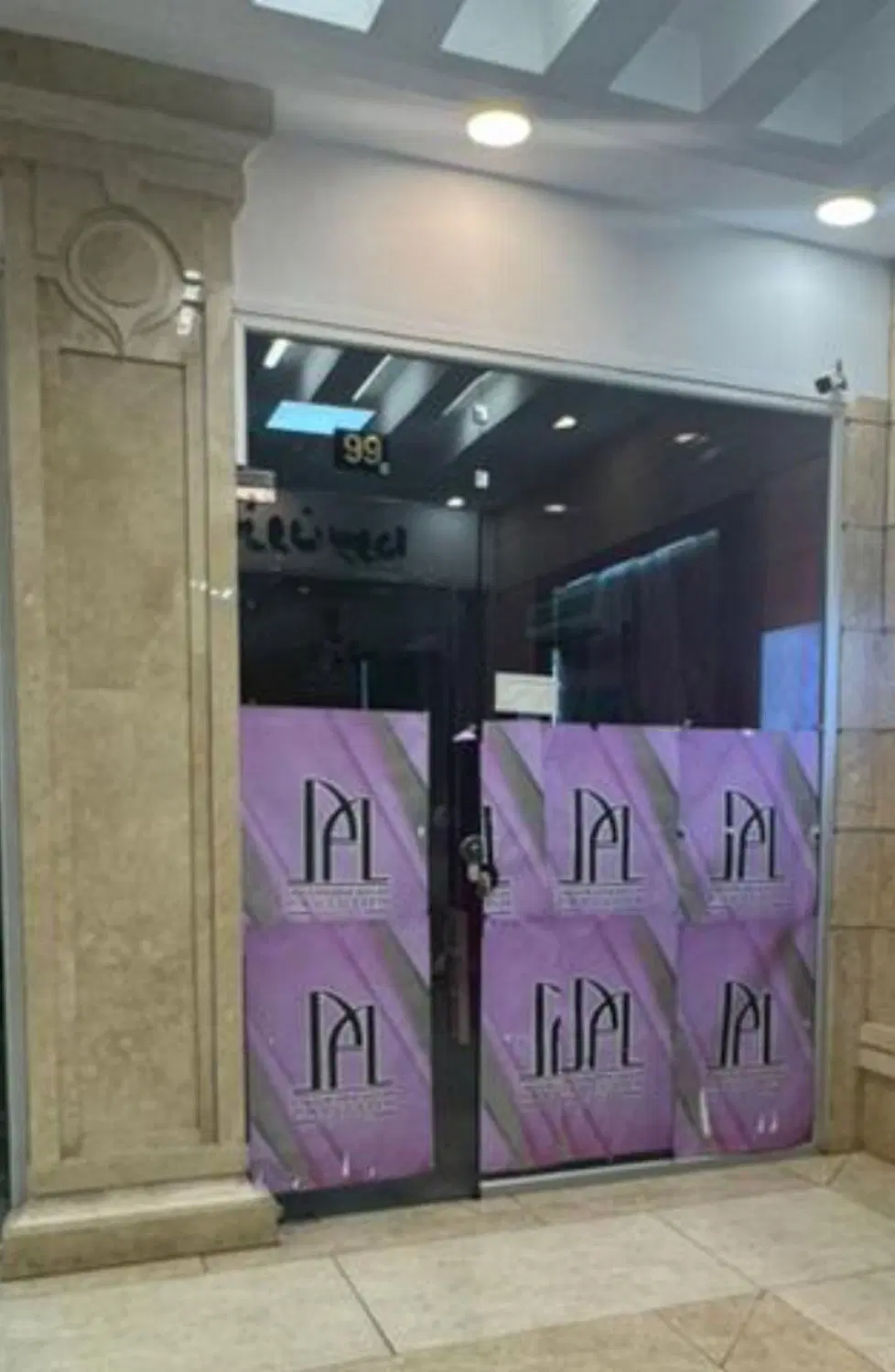 ۲۱_۶۸ متر مغازه پاساژ پاویلیون تهرانسر