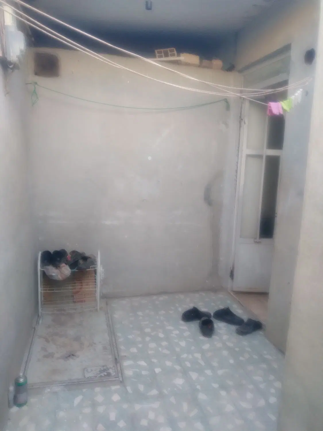 یک باب خانه فروشی