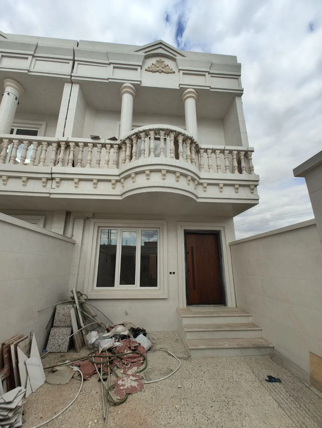خانه ویلایی دوبلکس ۸۰ بر خیابان ۱۸ متری نور آباد