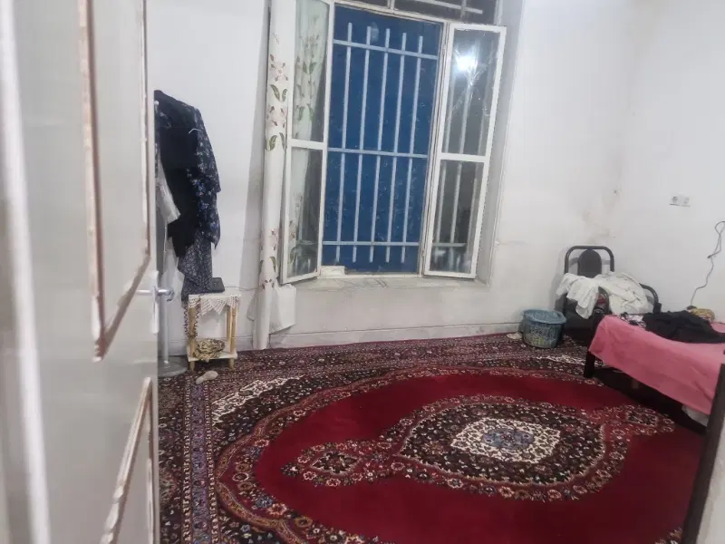 فروش خانه ویلایی متراژ ۳۰۳ متر ساخت ۴۰ سال