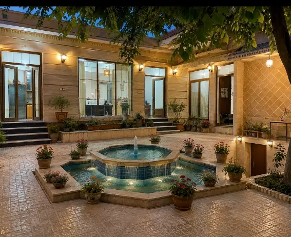 حیاط در راسته کوچه تبریز