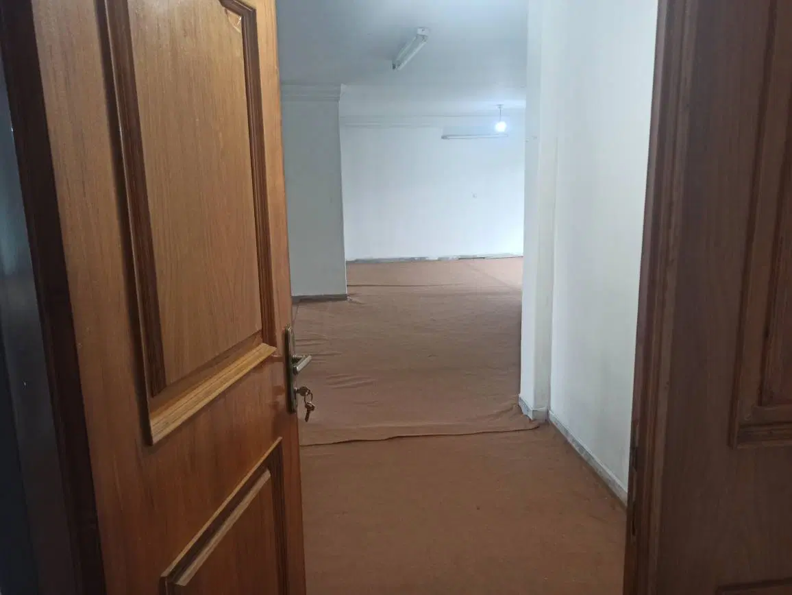 آپارتمان طبقه اول ۱۴۰ متری