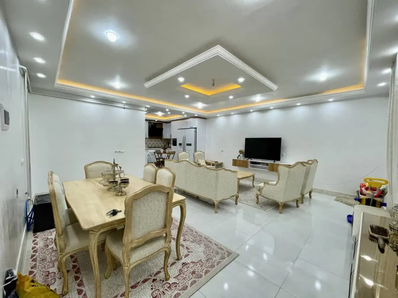 خانه طبقه بالا نوساز و فول امکانات رسالت