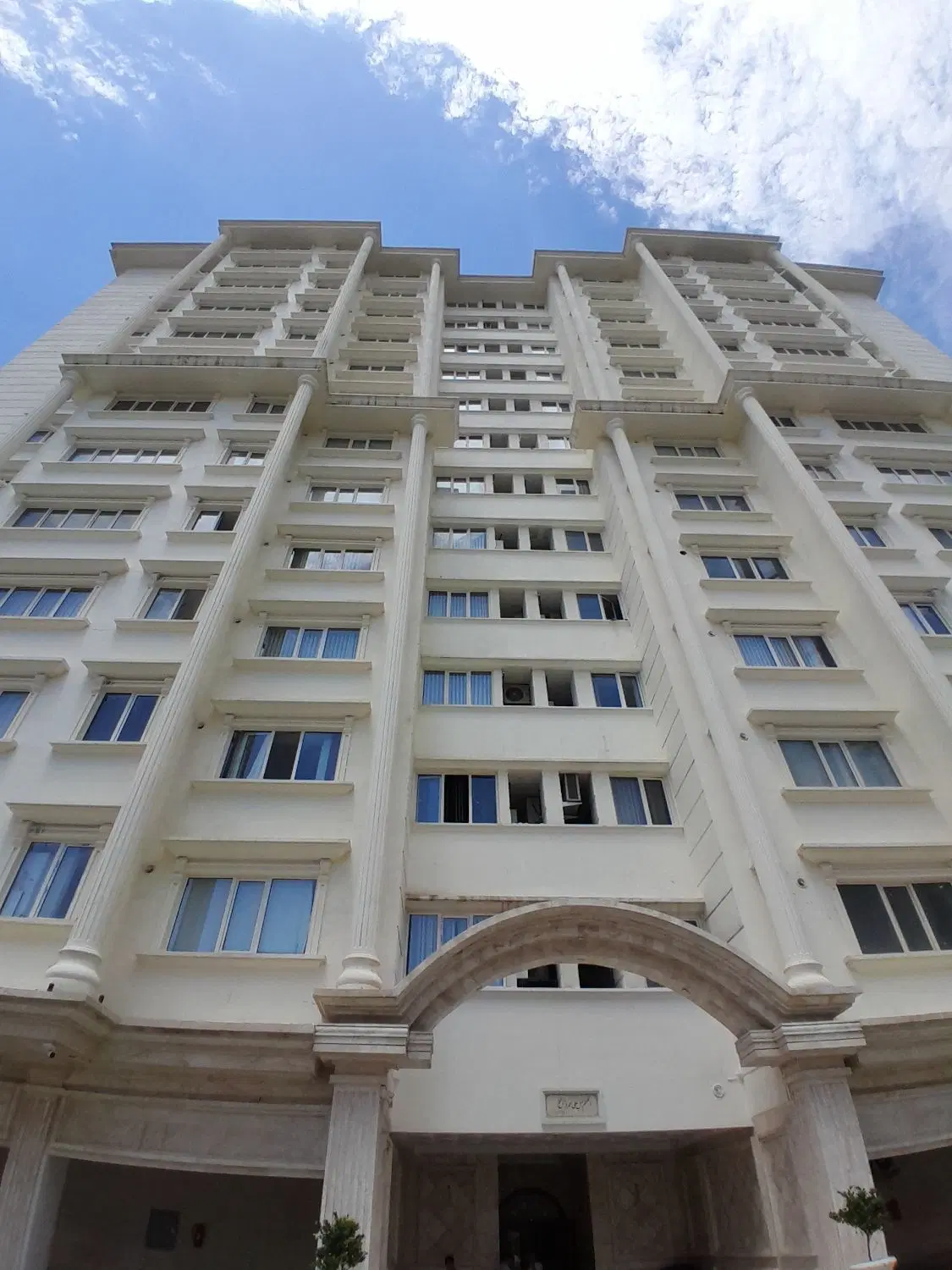 اجاره واحد ۱۲۵ متری نوساز
