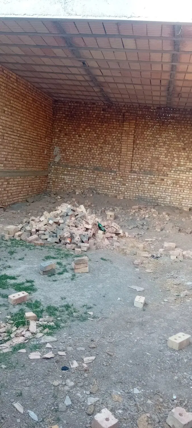 زمین چهار دیواری نیشابور